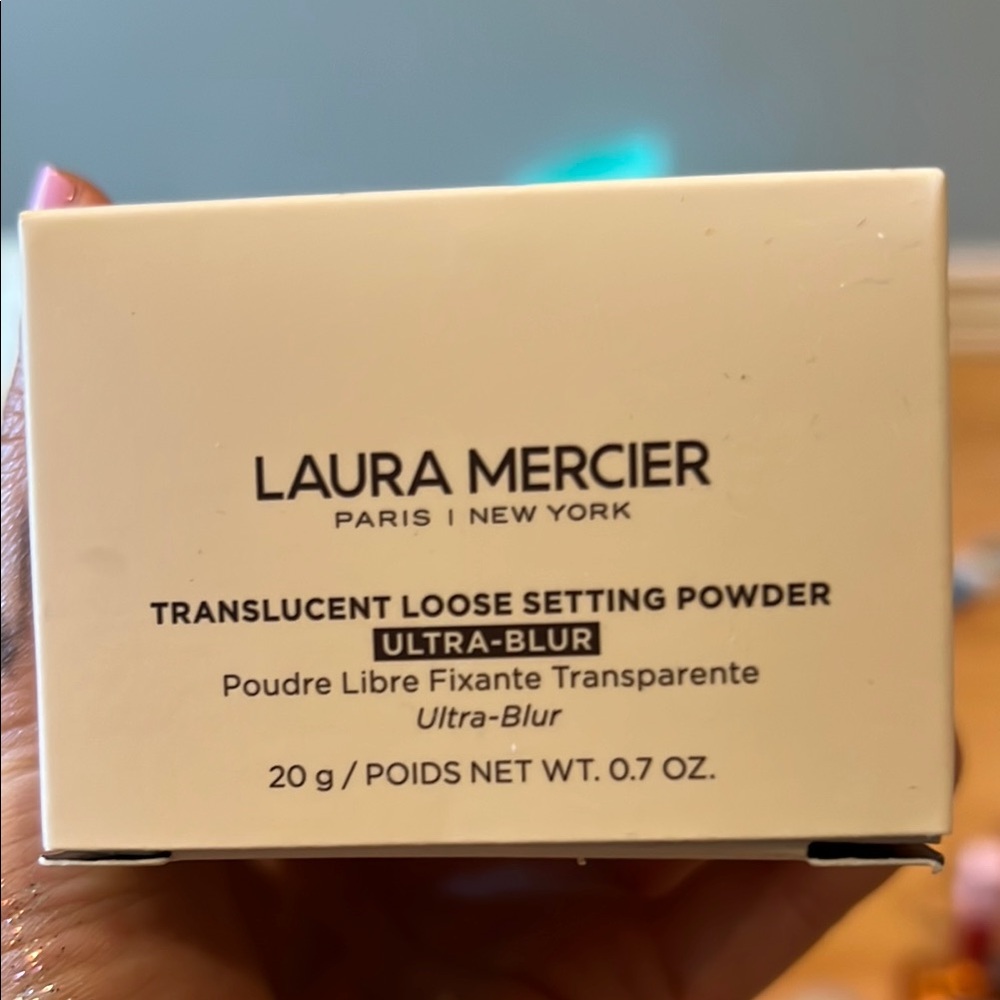 Laura Mercier White Setting Powder for a Flawless Finish